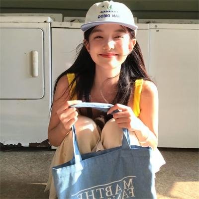 含苞待放海报
